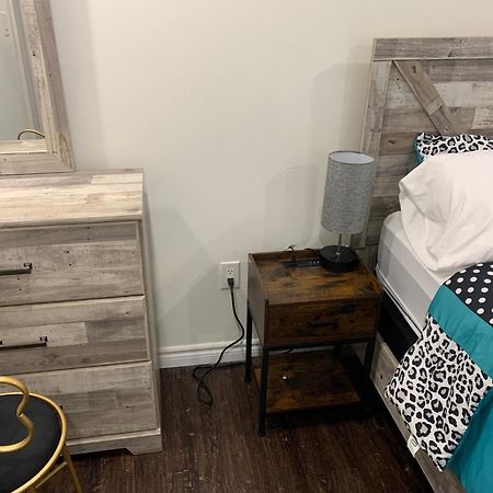 Modern 1 Bedroom + Den In Cambridge Bagian luar foto