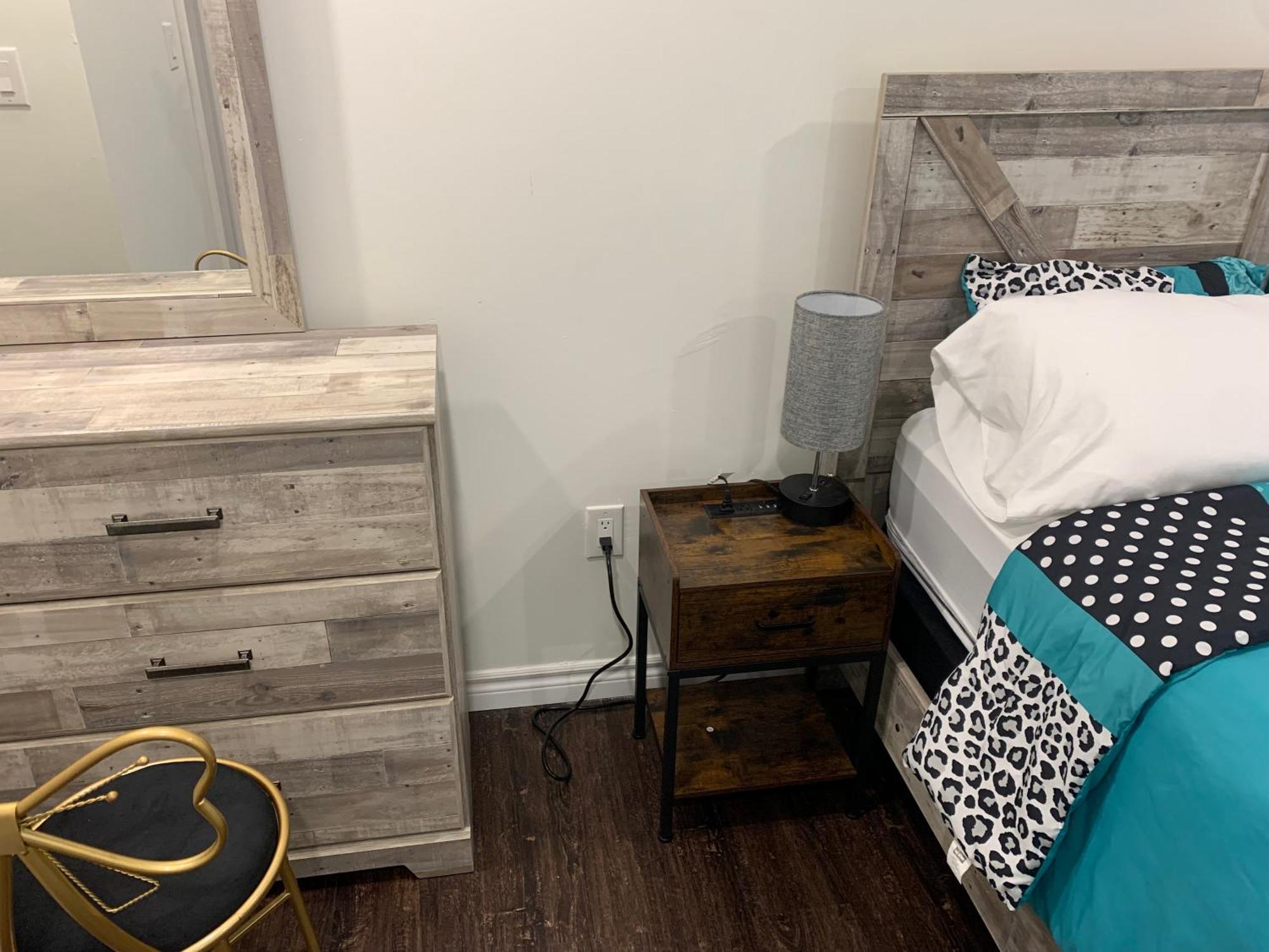 Modern 1 Bedroom + Den In Cambridge Bagian luar foto